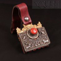 西藏老珊瑚銀皮包~金菩提宗師典藏品