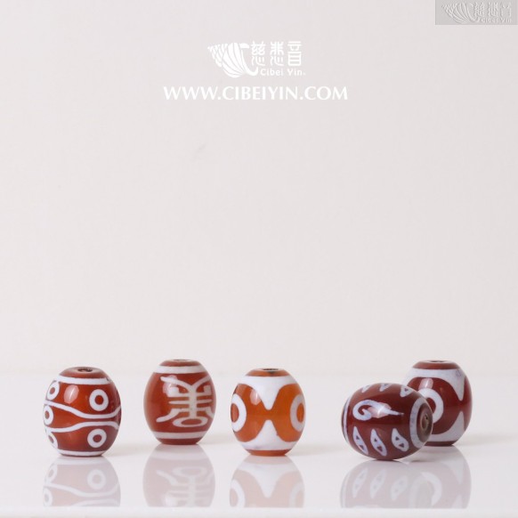 天珠（長珠/紅）-15mm-隨機出貨