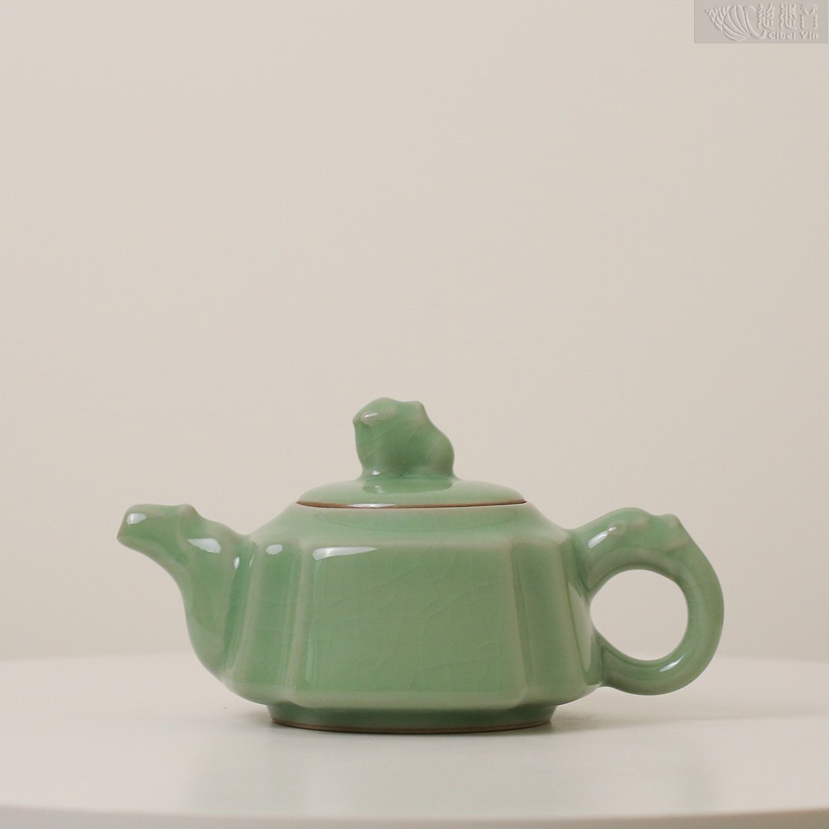 青瓷茶具系列-金剛座獅子壺慈悲音
