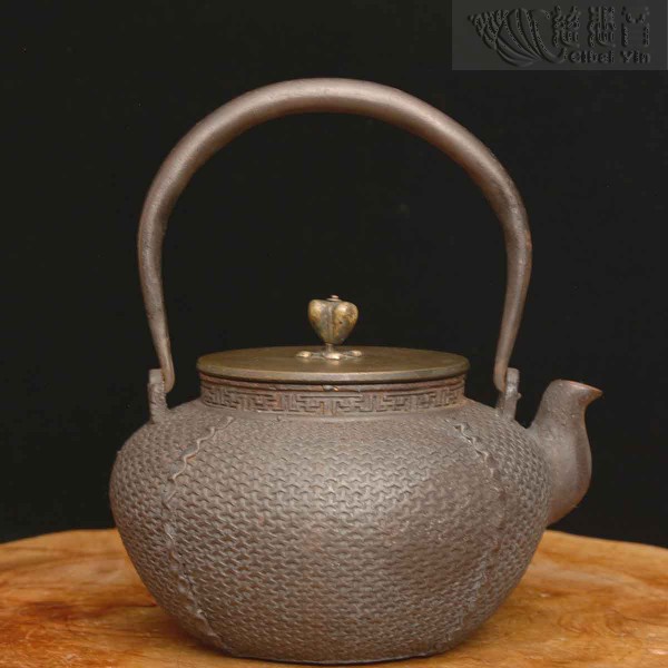 昭和時期絲甲紋鐵壺