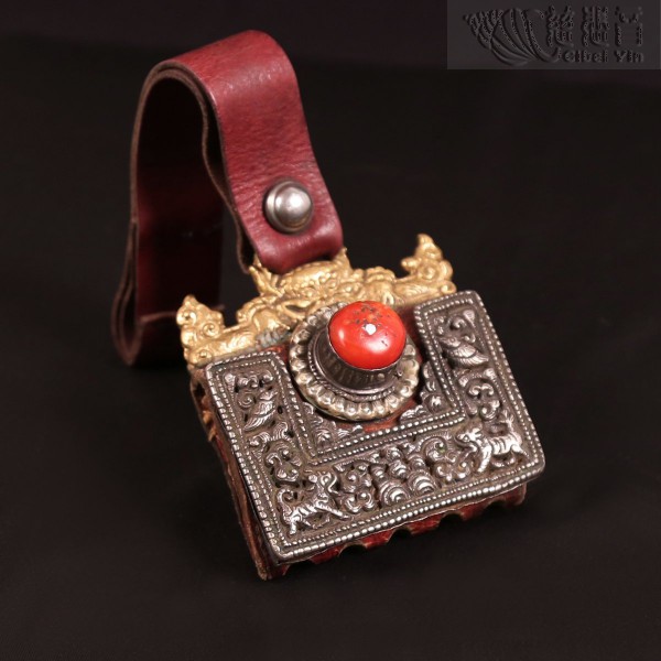 西藏老珊瑚銀皮包~金菩提宗師典藏品