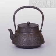 菊花紋鐵壺