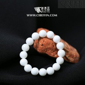 奶白硨磲手串 (12mm)