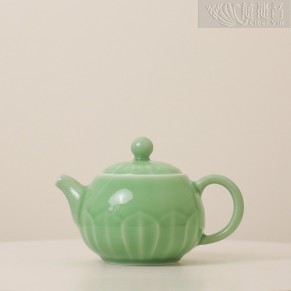 青瓷茶具系列-蓮瓣茶壺