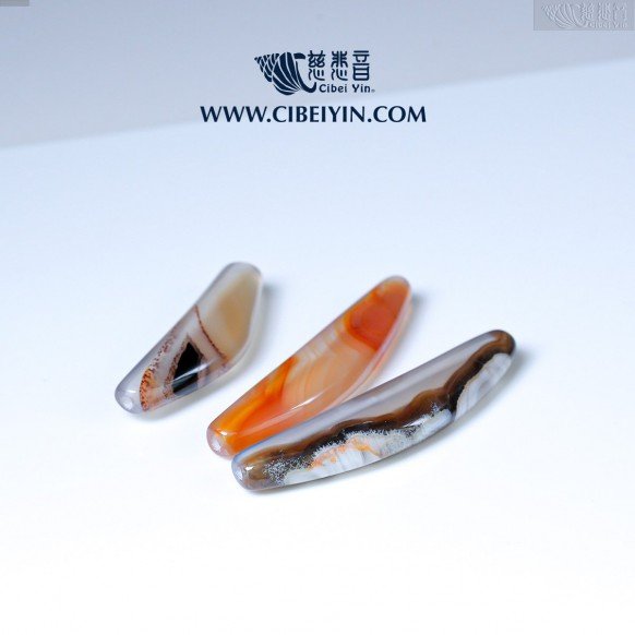 牛角形天珠（天然紅纏絲瑪瑙）-B2款