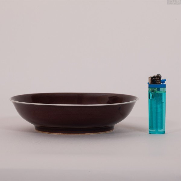 大清乾隆年製款紅釉盤慈悲音