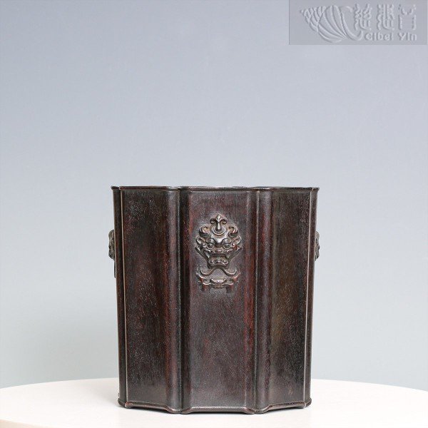 葵形兽耳紫檀笔筒