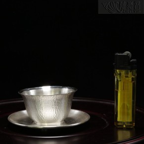  纯银茶杯和杯托 /1套