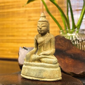 缅甸砂岩佛坐像