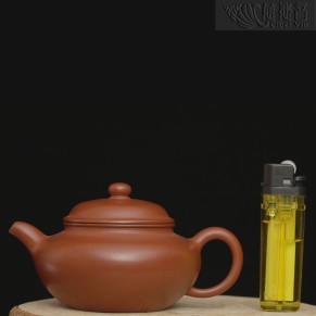 朱泥壶 底款：中国宜兴生发陶研手拉工艺