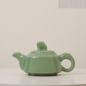 青瓷茶具系列-金剛座獅子壺