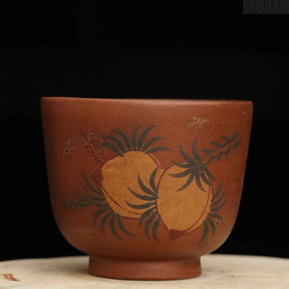 清代寿桃朱泥杯 