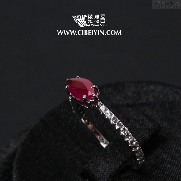 突破之眼-红宝石 银戒子 (Size 7)