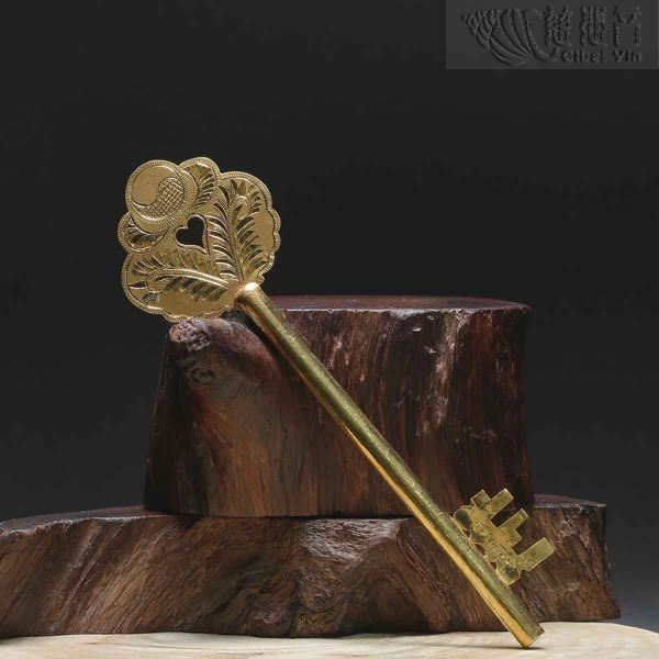 24K golden key