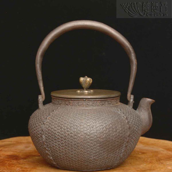Showa Period Si Jia Wen Iron Kettle