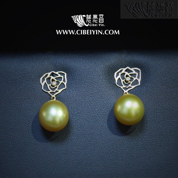 Golden sea pearl 18K earrings-A