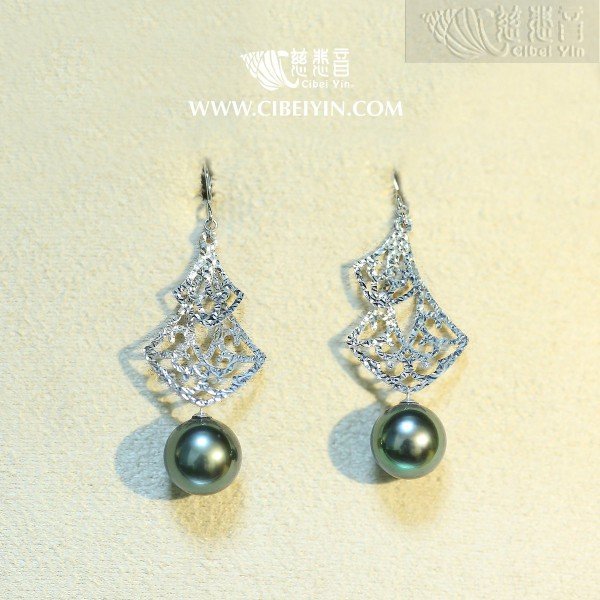 Black sea pearl 18K earrings-38