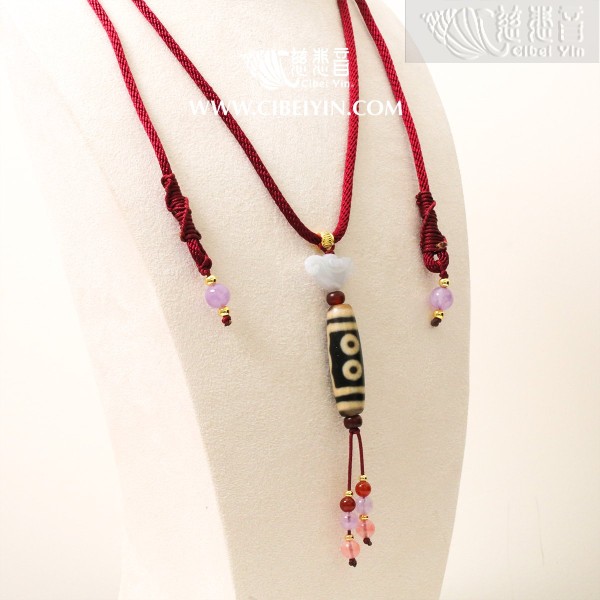 Two-Eyed Dzi Bead Necklace – 38 mm – Random Shipment
