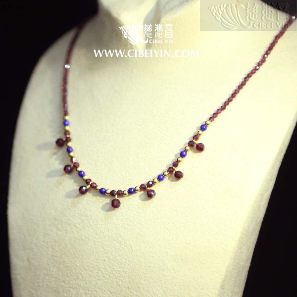 "Elegant Years" lapis lazuli Necklace