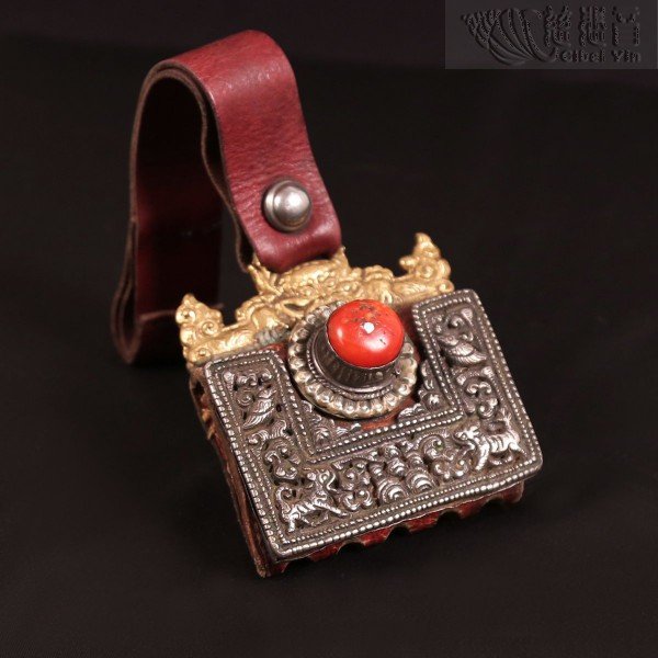 Grandmaster JinBodhi's Antiquities Collections-A Tibetan silver old coral leather bag