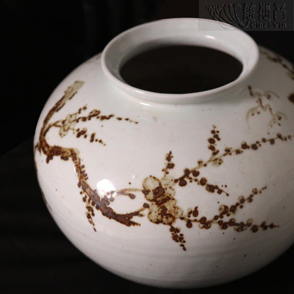Grandmaster JinBodhi's Antiquities Collections-Russet-painted Plum Blossom Big Jar