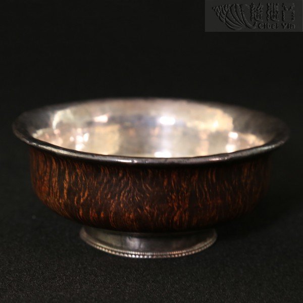 A Silver-inlaid Wood Bowl 