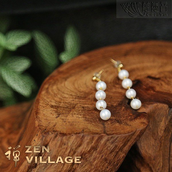 Stringing auspicious wishful pearl earrings