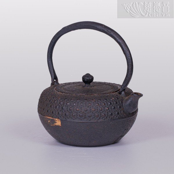 Iron Kettle with Perfect dotted cast iron