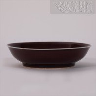 A red-glazed plate made in the Qianlong period of the Qing Dynasty