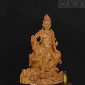 Relaxing Guanyin statue(On Grandmaster JinBodhi’s altar table )