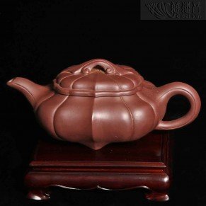 Zisha teapot(Engraving:Shi Xiaoma) 