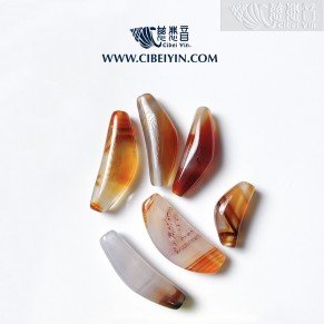 Horn-Shaped Dzi Bead (Natural Red Sardonyx) - b1