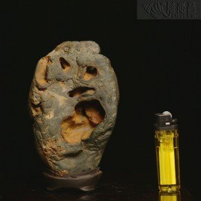  Unique stone 2 (On Grandmaster JinBodhi’s altar table for 5 years)