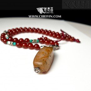 Old Agate Necklace   03-LA