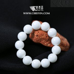Milky White Tridacna Bracelet - 16mm