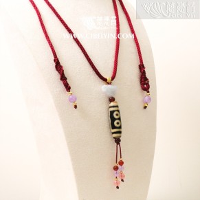 Two-Eyed Dzi Bead Necklace – 38 mm – Random Shipment