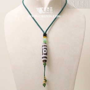 Three-Eyed Dzi Bead Necklace – 40 mm – Random Shipment