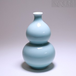 “Fortune, Prosperity and Longevity” Gourd-Shaped Treasure Vase – 16cm Pale Blue