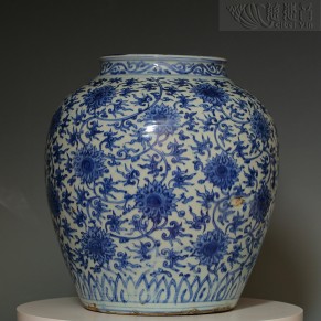A pair of Lotus Jar 09-2