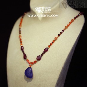 "A Song of Ice and Fire" Sapphire Necklace