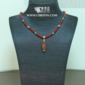 Old Agate Necklace 02-18