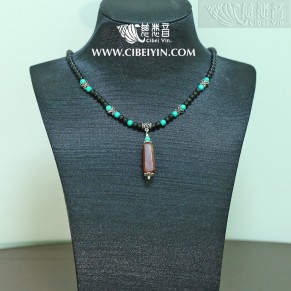 Old Agate Necklace 02-26