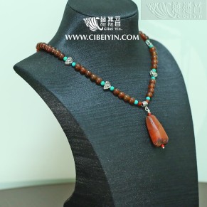 Old Agate Necklace 02-41