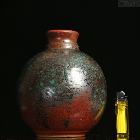 Spring rain pot in underglaze bluish