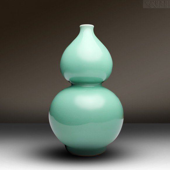 Celadon Gourd-shaped Treasure Vase-28cm