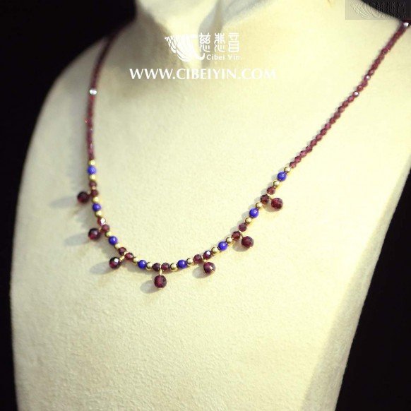 "Elegant Years" lapis lazuli Necklace