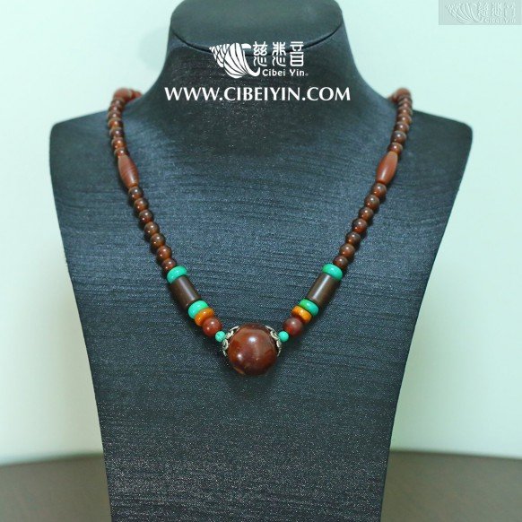 "Brave and Diligent"Old Agate Necklace 2A-107
